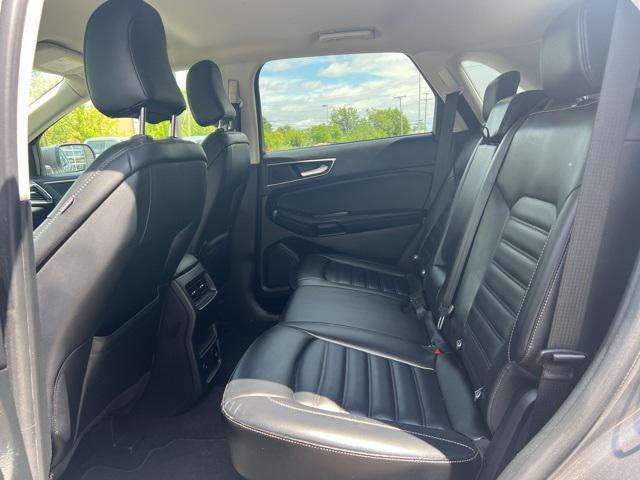 Photo of 2023 Carbonized Gray Metallic Ford Edge