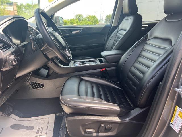 Photo of 2023 Carbonized Gray Metallic Ford Edge