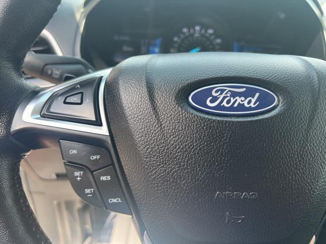Photo of 2023 Carbonized Gray Metallic Ford Edge