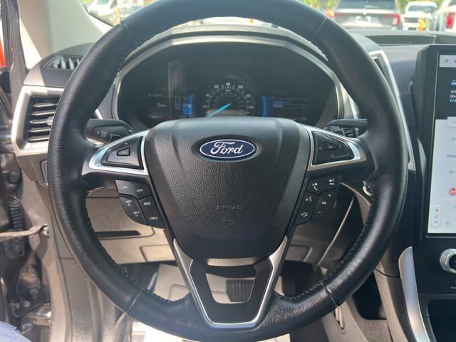 Photo of 2023 Carbonized Gray Metallic Ford Edge
