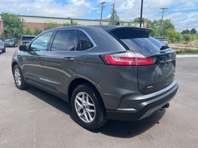 Photo of 2023 Carbonized Gray Metallic Ford Edge
