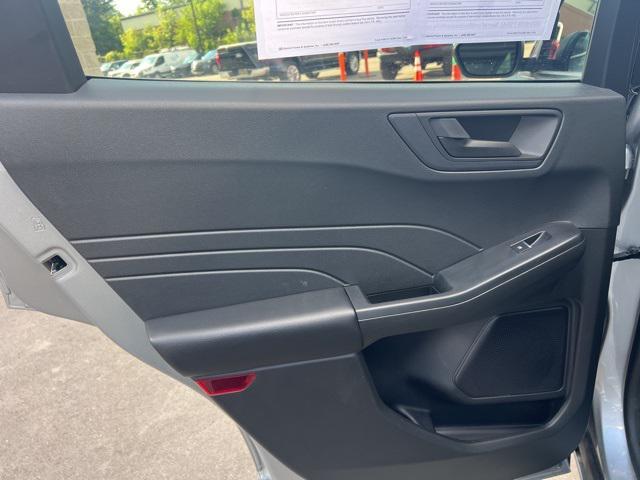 Photo of 2023 Iconic Silver Metallic Ford Escape
