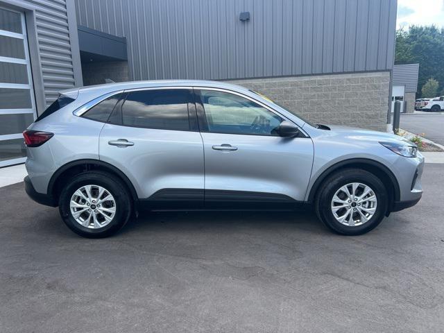 Photo of 2023 Iconic Silver Metallic Ford Escape