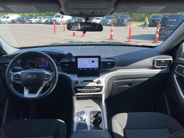 Photo of 2023 Agate Black Metallic Ford Explorer