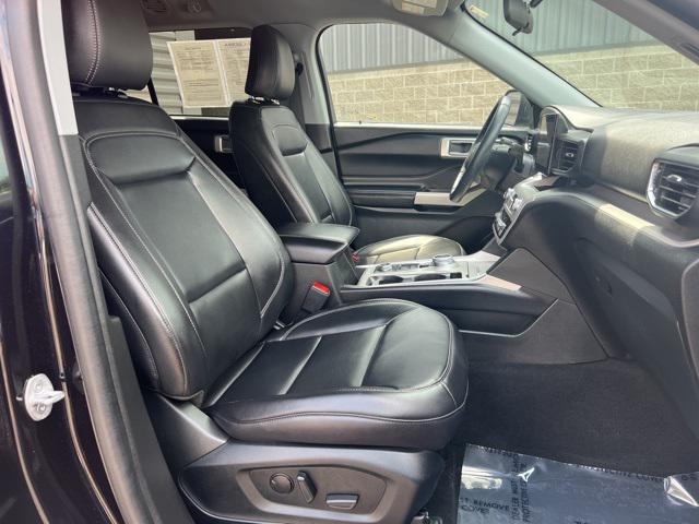 Photo of 2023 Agate Black Metallic Ford Explorer