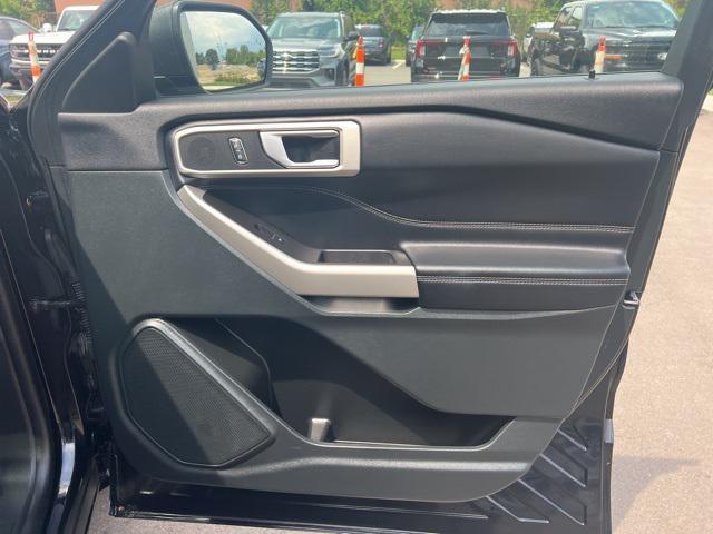 Photo of 2023 Agate Black Metallic Ford Explorer