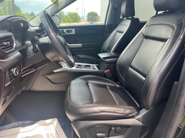 Photo of 2023 Agate Black Metallic Ford Explorer