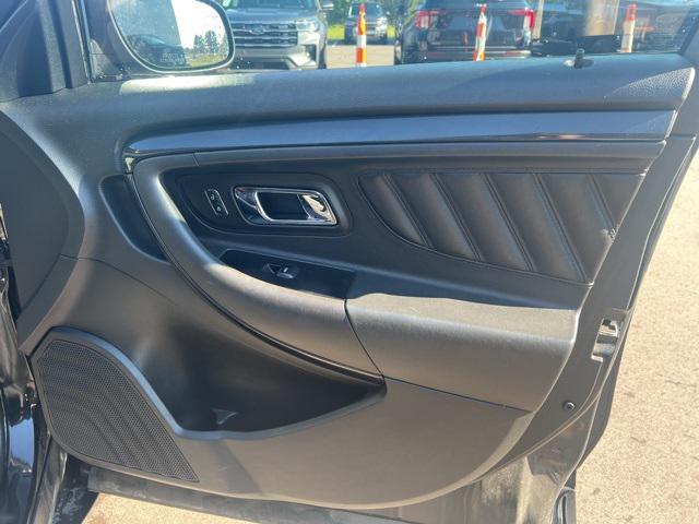 Photo of 2015 Tuxedo Black Ford Taurus