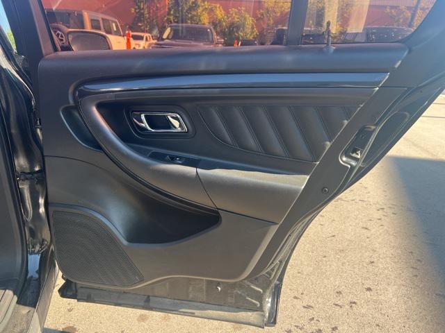 Photo of 2015 Tuxedo Black Ford Taurus