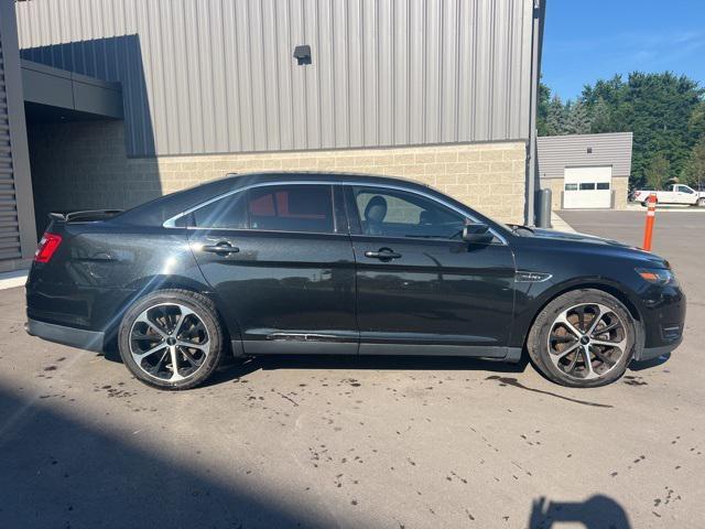 Photo of 2015 Tuxedo Black Ford Taurus