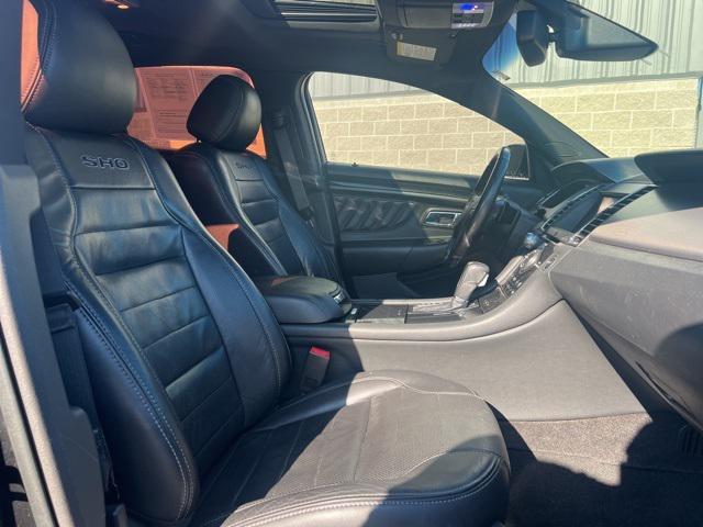 Photo of 2015 Tuxedo Black Ford Taurus