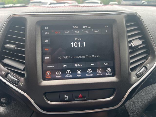 Photo of 2020 Olive Green Pearlcoat Jeep Cherokee