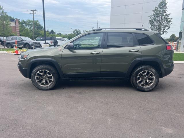 Photo of 2020 Olive Green Pearlcoat Jeep Cherokee