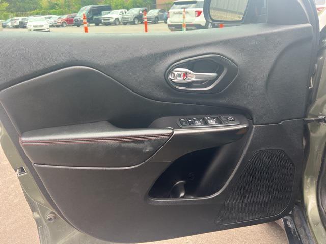 Photo of 2020 Olive Green Pearlcoat Jeep Cherokee