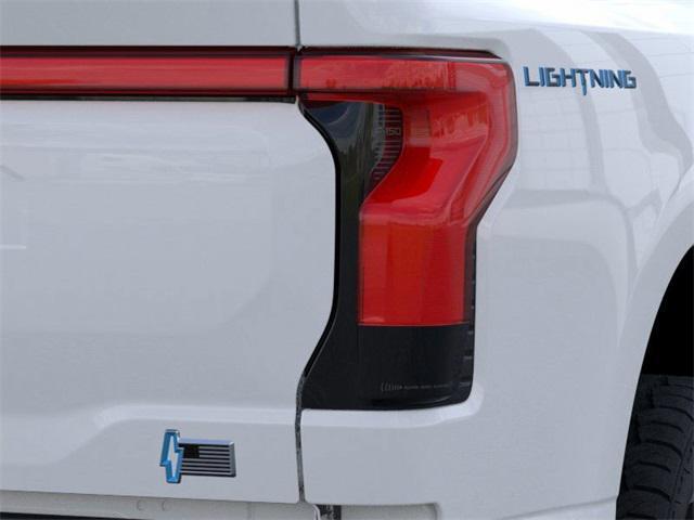 Photo of 2025 Oxford White Ford F-150 Lightning