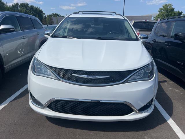 Photo of 2019 Bright White Clearcoat Chrysler Pacifica