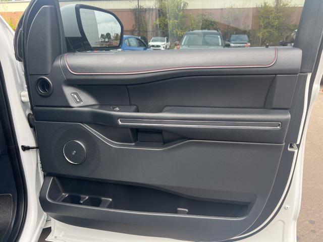 Photo of 2022 Oxford White Ford Expedition Max