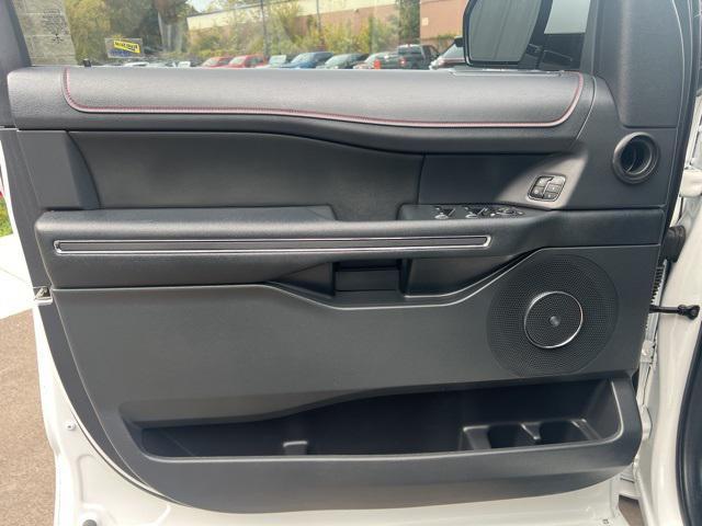 Photo of 2022 Oxford White Ford Expedition Max