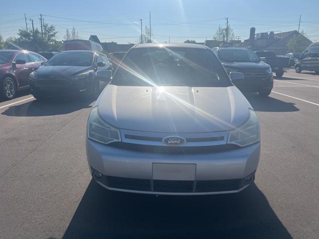 Photo of 2009 Brilliant Silver Clearcoat Metallic Ford Focus