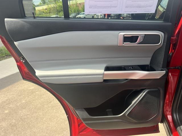 Photo of 2023 Rapid Red Metallic Tinted Clearcoat Ford Explorer