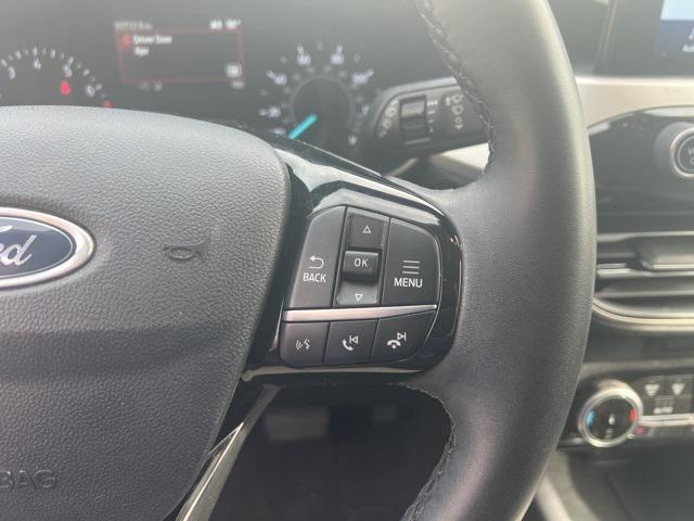 Photo of 2022 Rapid Red Metallic Tinted Clearcoat Ford Escape