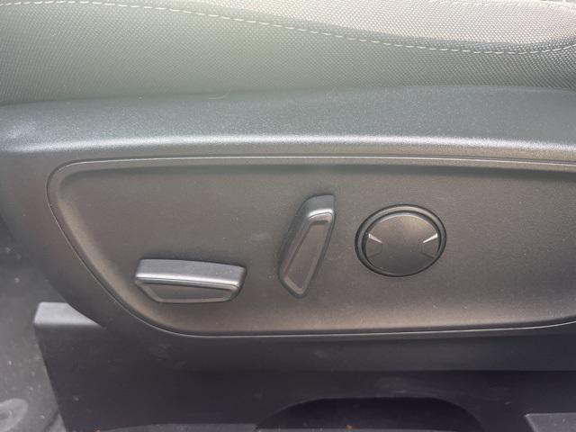 Photo of 2022 Rapid Red Metallic Tinted Clearcoat Ford Escape