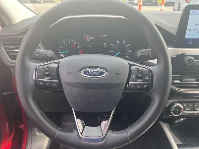 Photo of 2022 Rapid Red Metallic Tinted Clearcoat Ford Escape