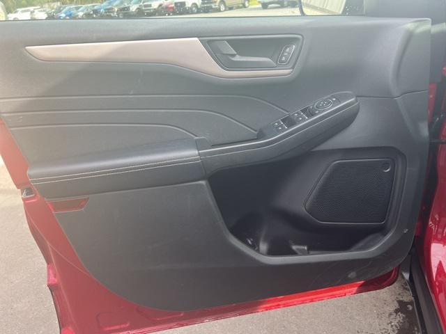 Photo of 2022 Rapid Red Metallic Tinted Clearcoat Ford Escape