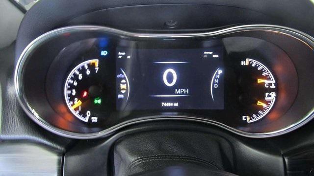 Photo of 2020 Diamond Black Crystal Pearlcoat Jeep Grand Cherokee
