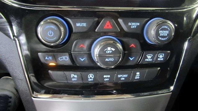 Photo of 2020 Diamond Black Crystal Pearlcoat Jeep Grand Cherokee