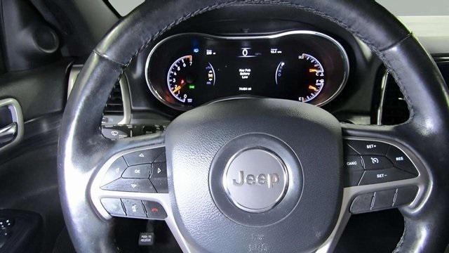 Photo of 2020 Diamond Black Crystal Pearlcoat Jeep Grand Cherokee