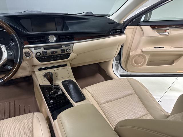 Photo of 2014 Starfire Pearl Lexus ES 350