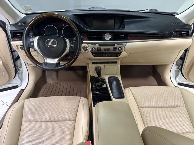 Photo of 2014 Starfire Pearl Lexus ES 350