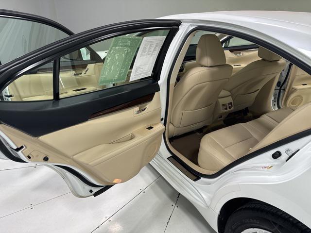 Photo of 2014 Starfire Pearl Lexus ES 350