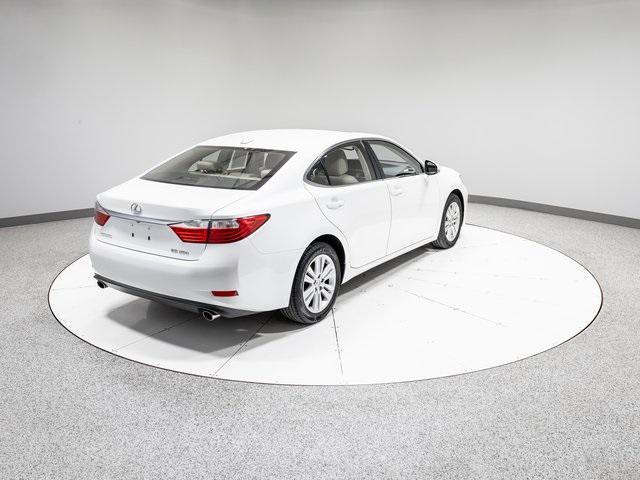 Photo of 2014 Starfire Pearl Lexus ES 350