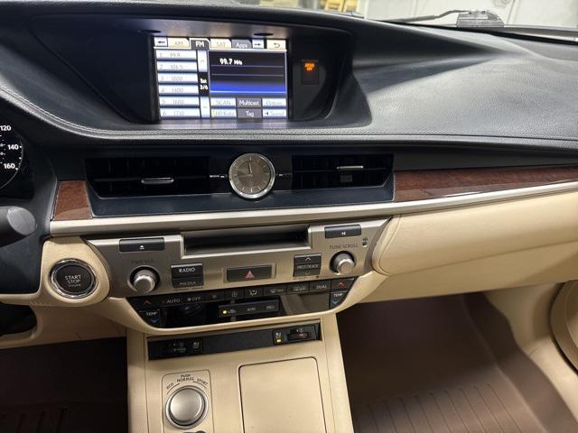 Photo of 2014 Starfire Pearl Lexus ES 350