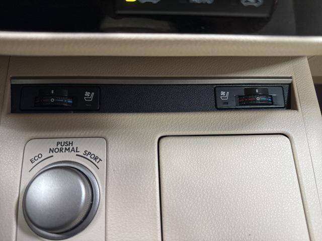 Photo of 2014 Starfire Pearl Lexus ES 350
