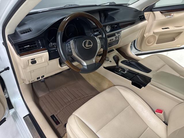 Photo of 2014 Starfire Pearl Lexus ES 350