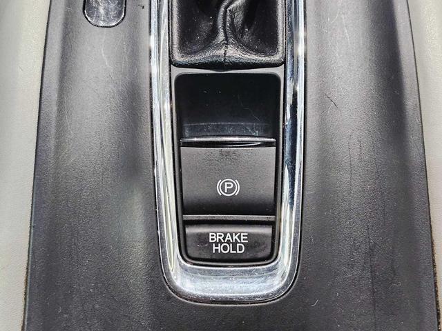 Photo of 2016 Deep Ocean Pearl Honda HR-V