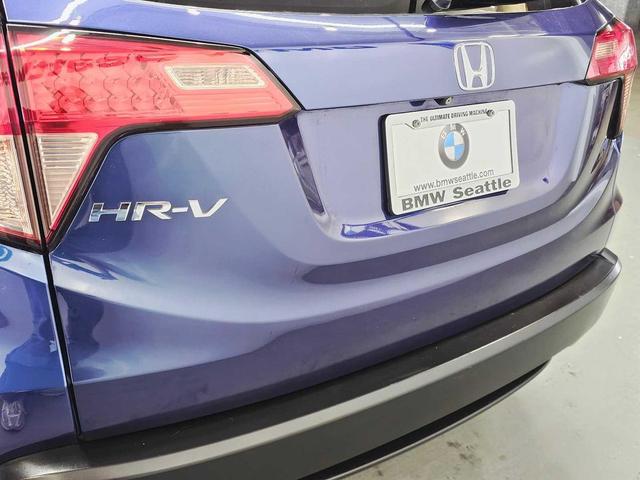 Photo of 2016 Deep Ocean Pearl Honda HR-V