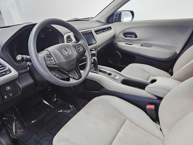 Photo of 2016 Deep Ocean Pearl Honda HR-V