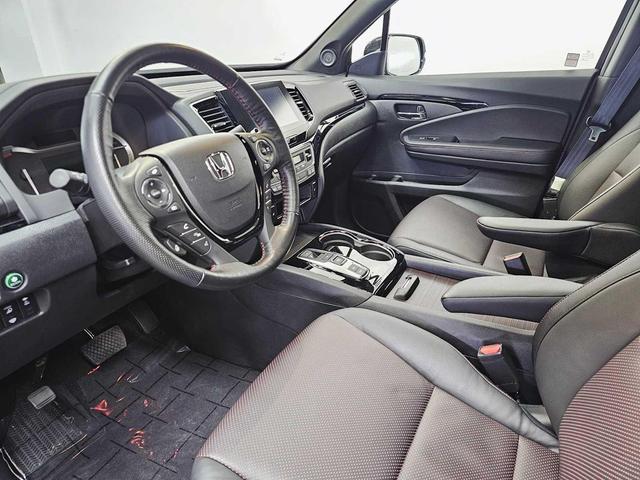 Photo of 2023 Crystal Black Pearl Honda Ridgeline