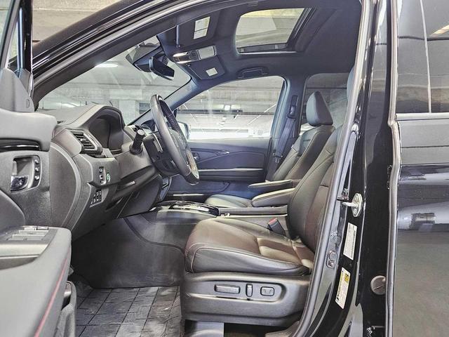 Photo of 2023 Crystal Black Pearl Honda Ridgeline