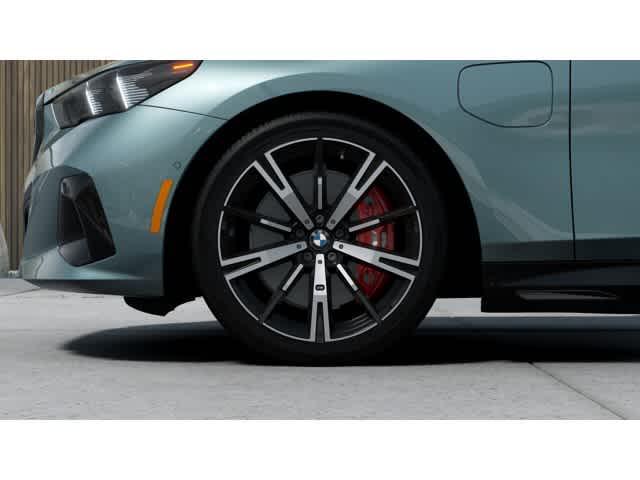 Photo of 2026 BMW 550e