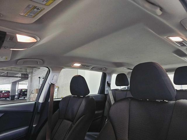 Photo of 2023 Crystal White Pearl Subaru Ascent