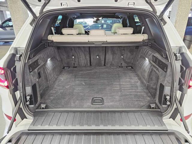 Photo of 2022 Mineral White Metallic BMW X5