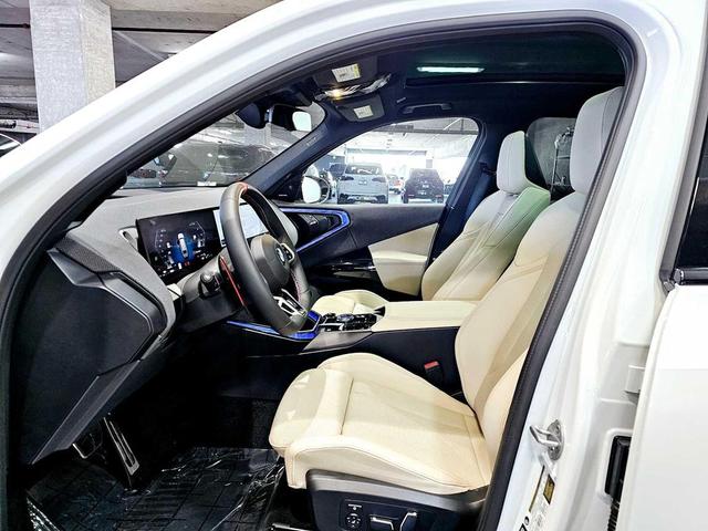 Photo of 2025 Alpine White BMW X3
