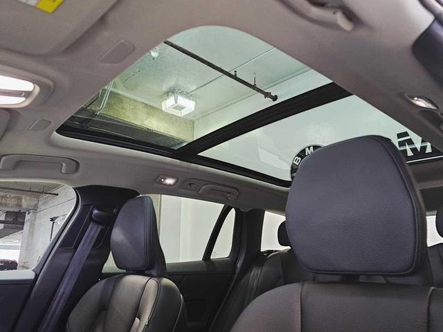 Photo of 2023 Crystal White Metallic Volvo V60 Cross Country