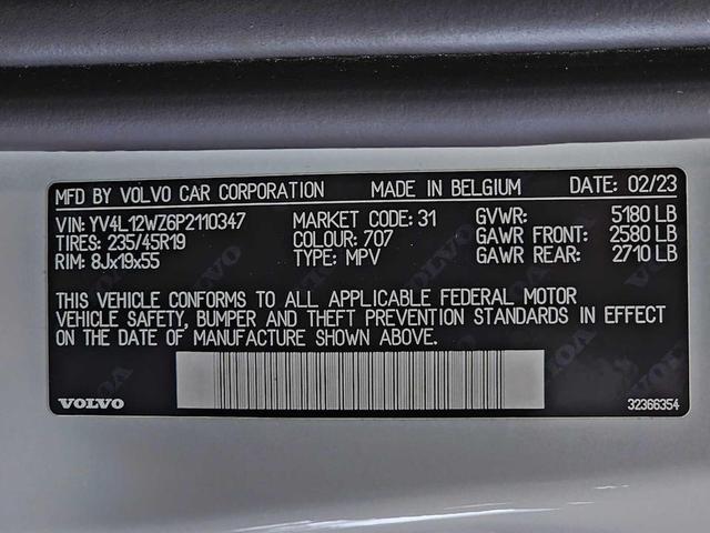 Photo of 2023 Crystal White Metallic Volvo V60 Cross Country