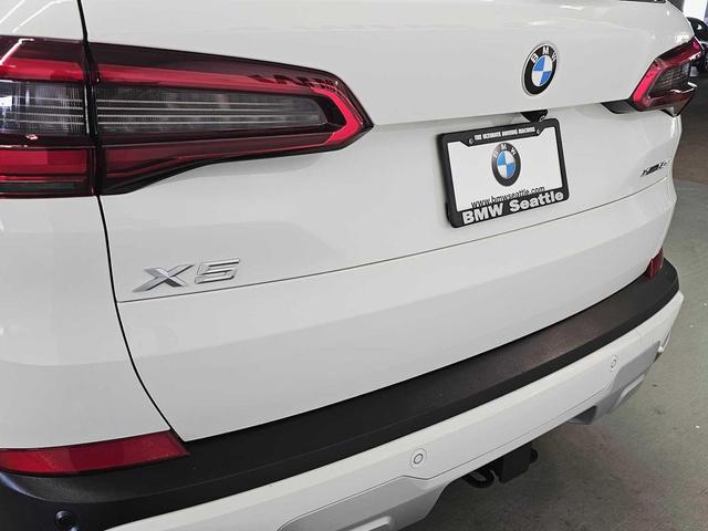 Photo of 2019 Alpine White BMW X5